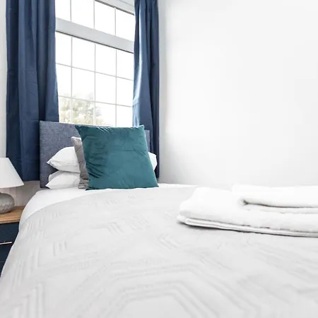 Spacious Three Bedroom Property! Hemsworth Exterior photo