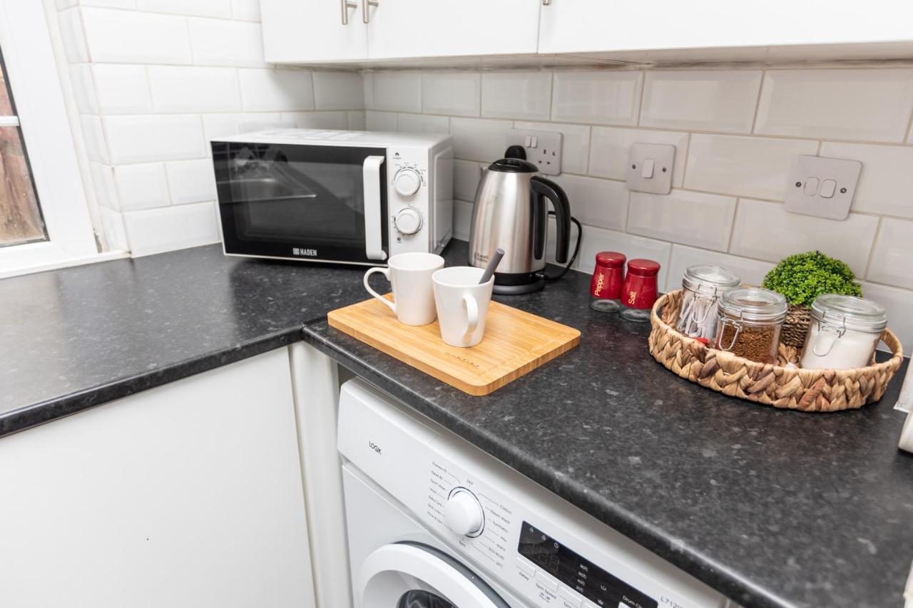 Spacious Three Bedroom Property! Holiday home Hemsworth
